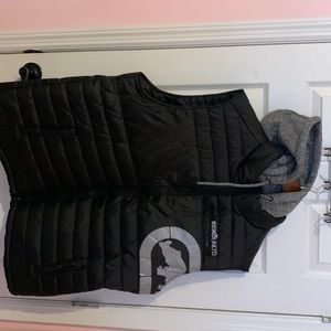 Ecko unlimited, black vest with hoodie!